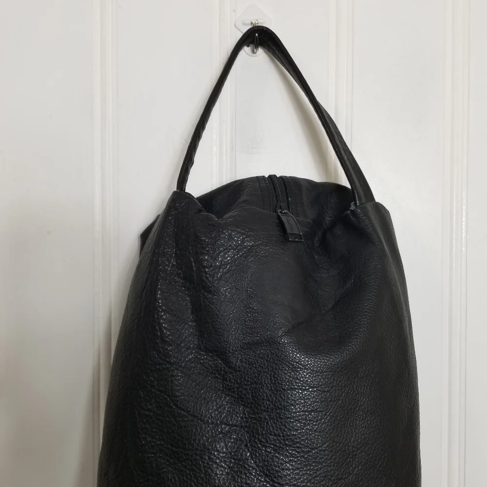 Riverhill Black Leather Pouch Bag Faux Fur Lined Single Handle Logo Zip